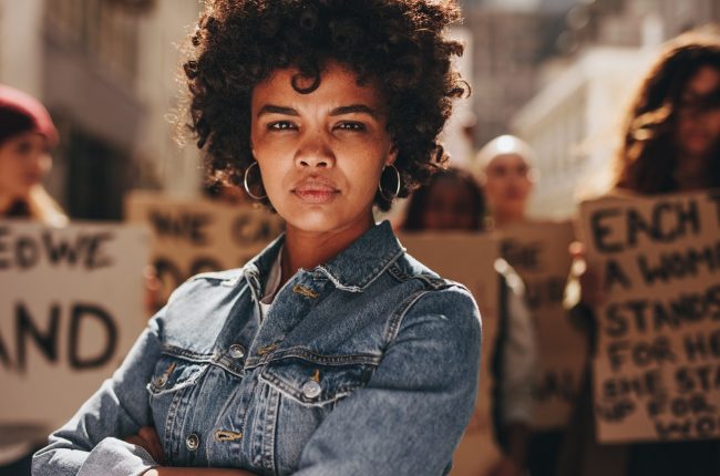 Conheça a história do cabelo afro e o porquê ele é símbolo de luta e empoderamento!